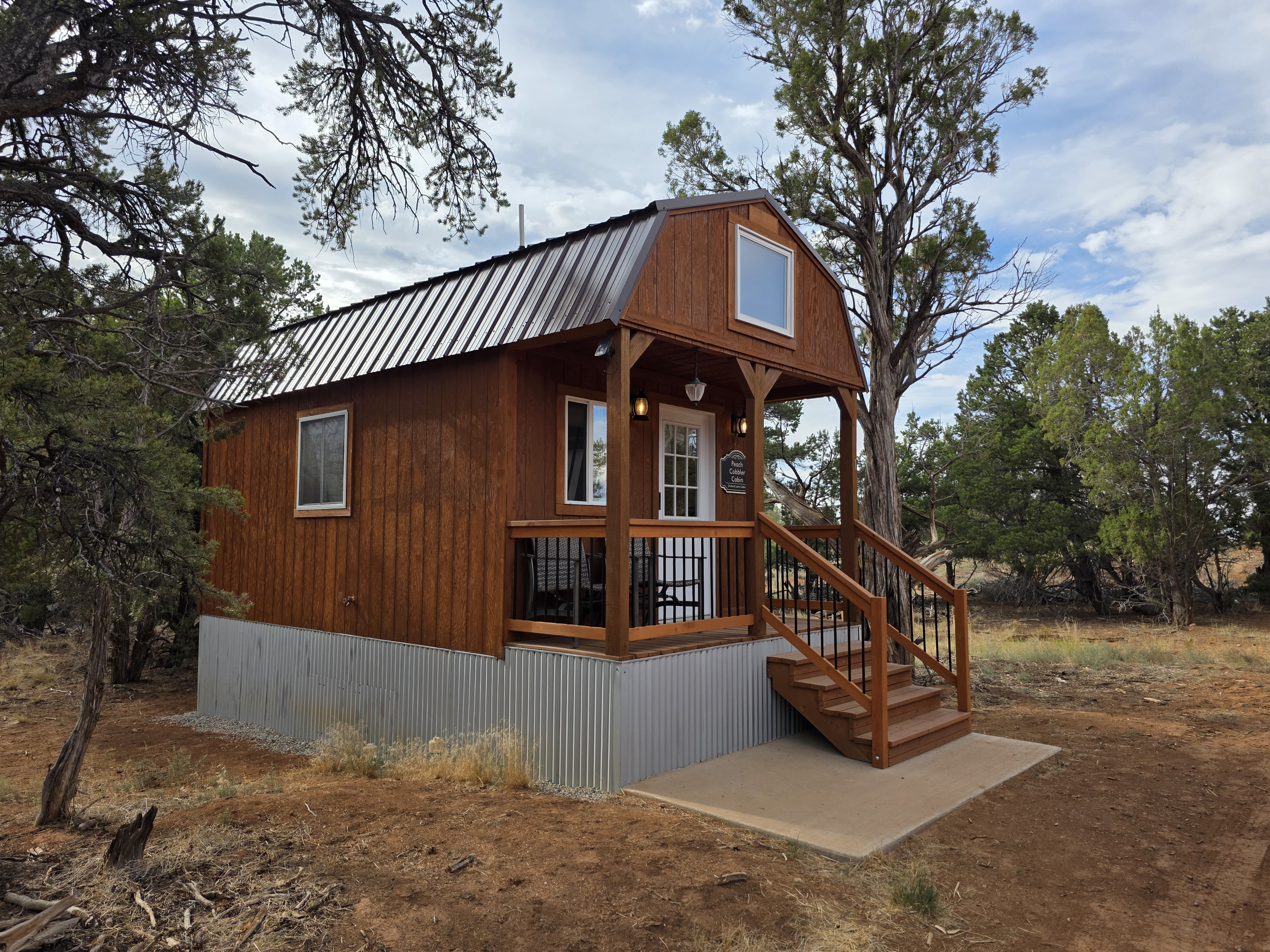 Outside view from left of Peach Cobbler Cabin