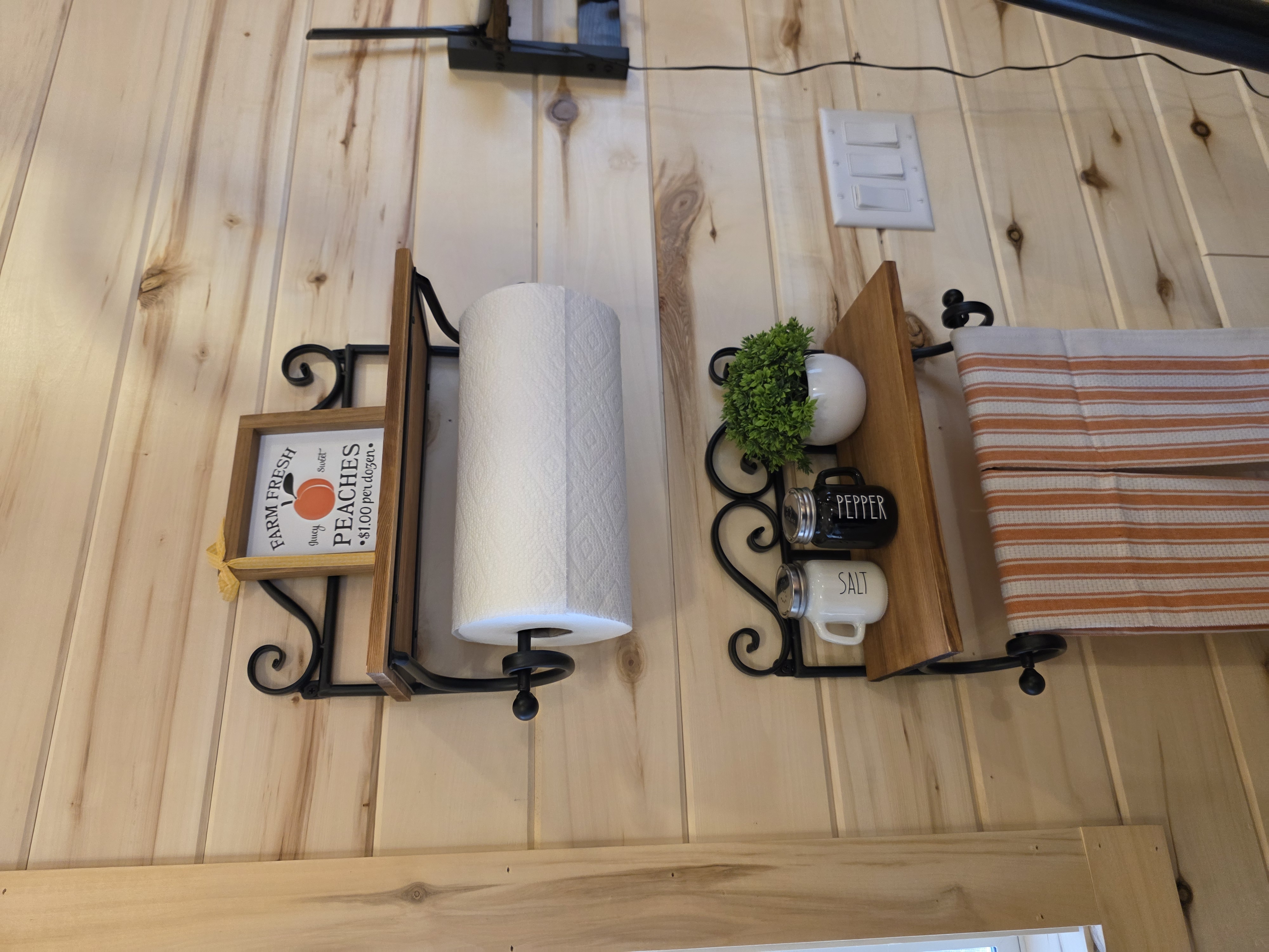 Kitchenette with towels and decor