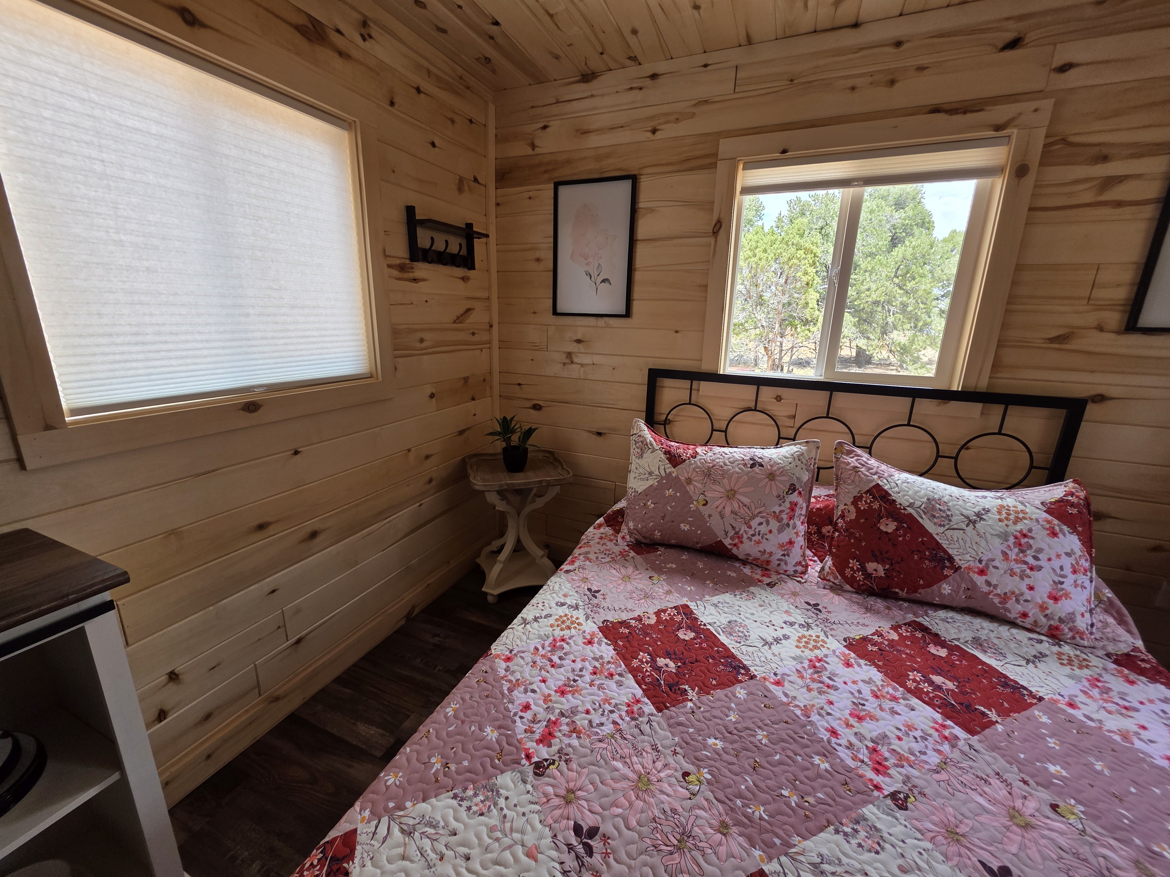 Alternate bedside view Apple Blossom Cabin