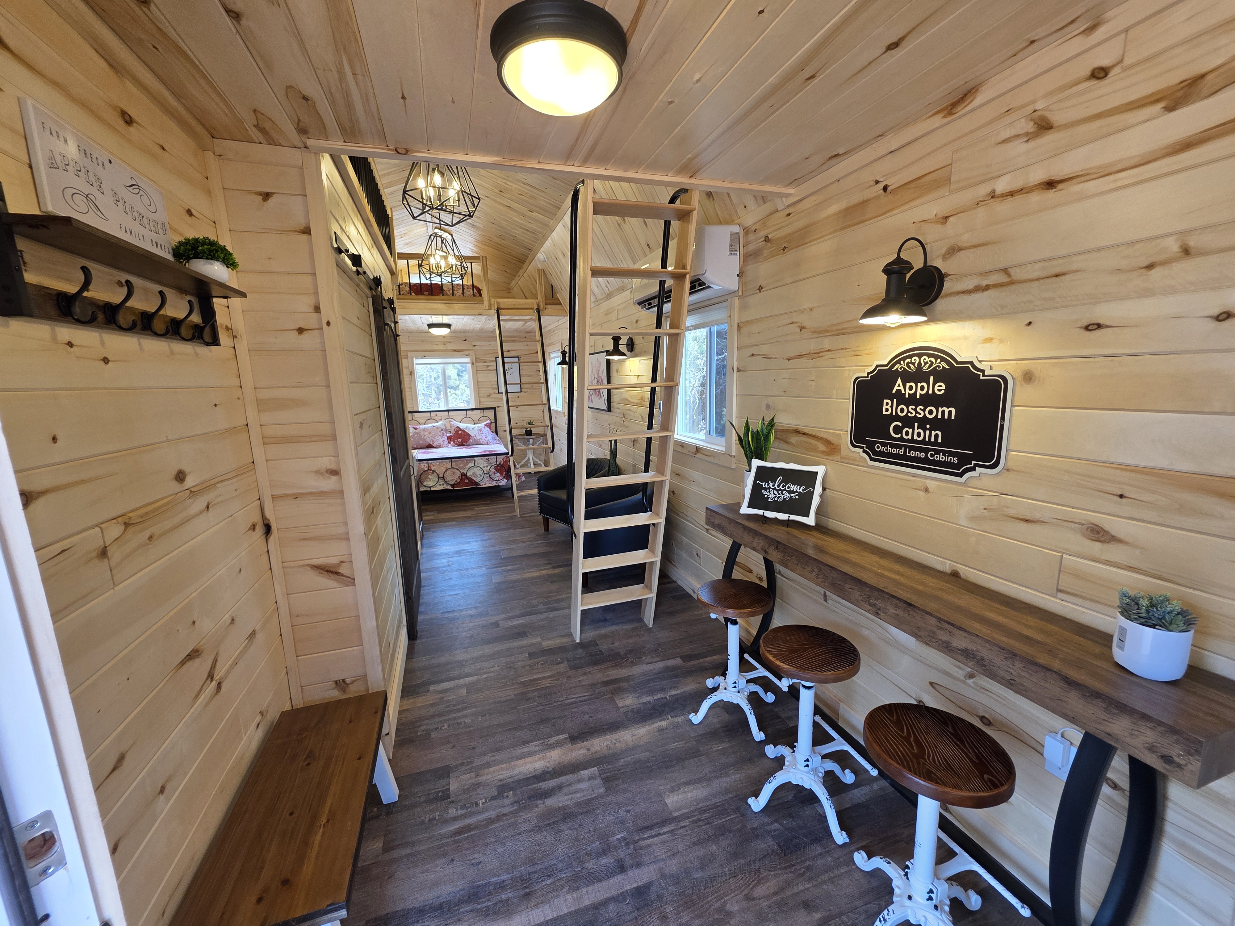 Inside entry of Apple Blossom Cabin