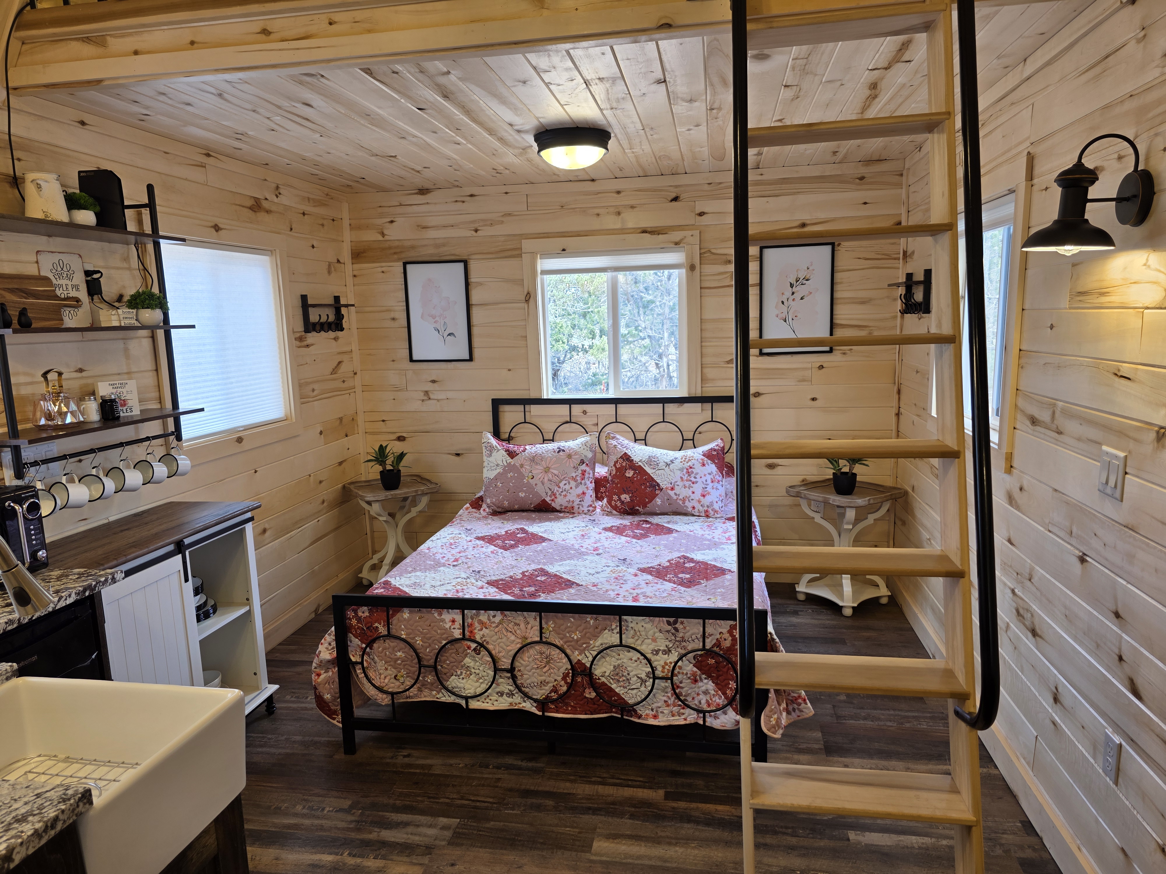 Bedroom and kitchenette Apple Blossom Cabin
